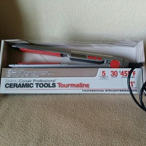 Ceramic flat iron by jilbere (Conair)