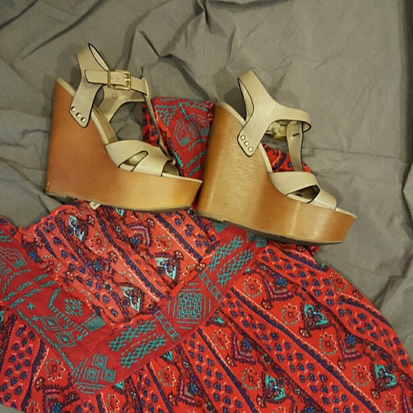Wedge sandals - Picture 2 of 3