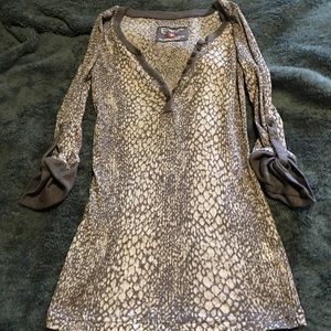 Semi sheer three quarter sleeved shirt