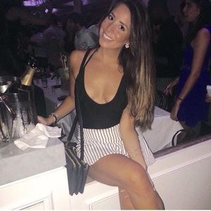 Meet your Posher, Ariella