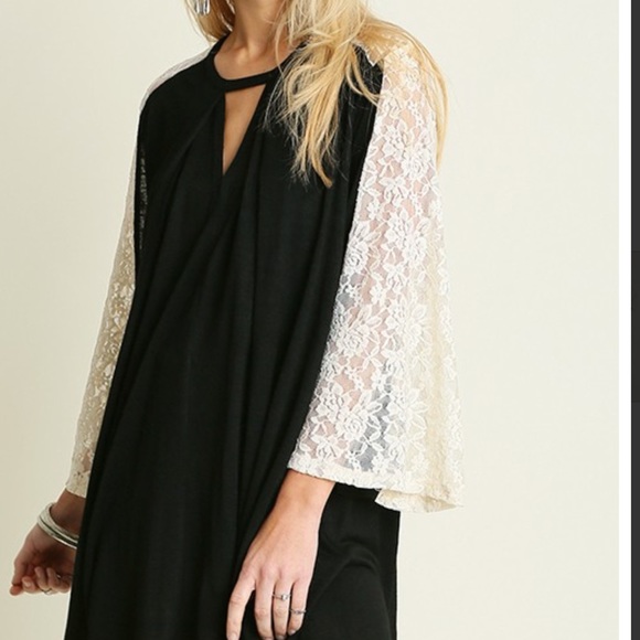 Black Key Hole Dress Lace Details - Picture 4 of 4