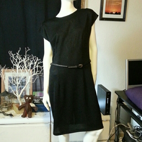 Dresses & Skirts - Little black dress