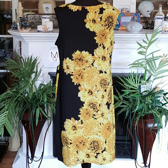 "Sunflower Nights" Sleeveless Dress - Picture 4 of 4
