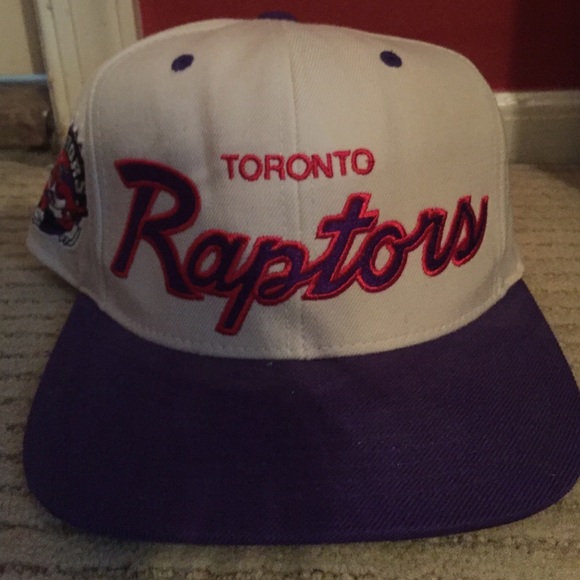 Accessories - Toronto Raptors Mitchell and ness SnapBack worn 2x