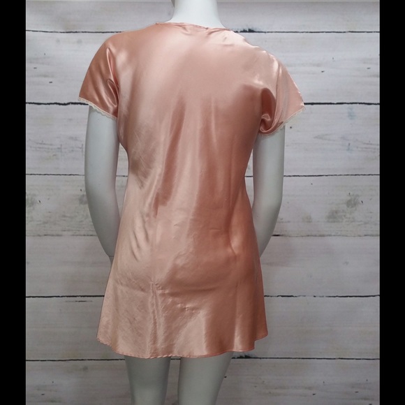 SOLD Natori - Night Gown - Picture 3 of 4