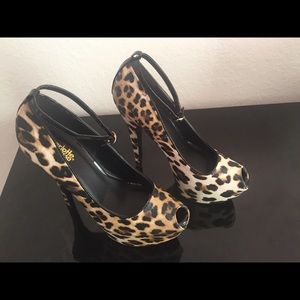 Charlotte Russe Pumps