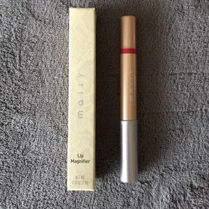 mally Lip Magnifier in Frisky Fushia