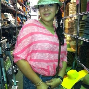 Meet your Posher, Leticia