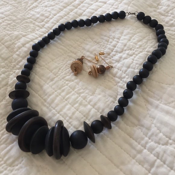 Casual fun necklace and earrings bundle