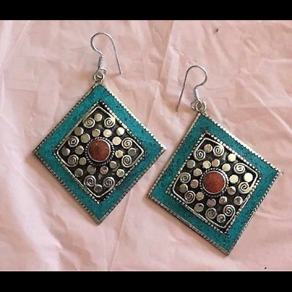 🚨 SOLD🚨Intricate design Nepali turquoise earring - Picture 2 of 2