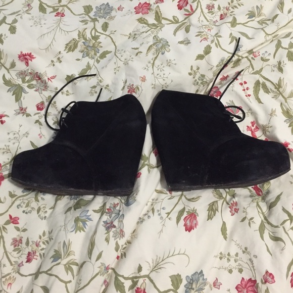 Faux suede wedge booties 8 (black)
