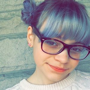 Meet your Posher, Iris
