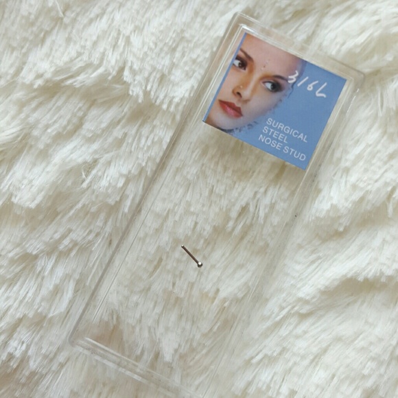 STUD NOSE RING - Picture 3 of 4