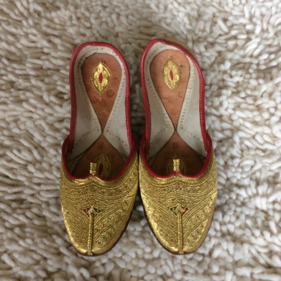 ETHNIC Flats Sz 7