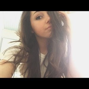 Meet your Posher, Leah