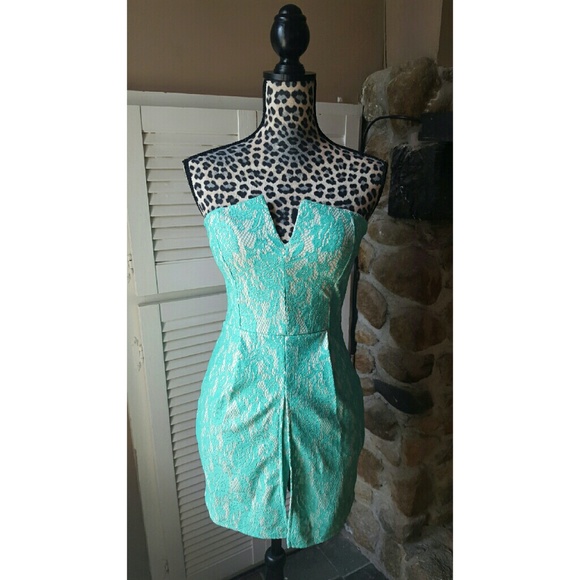 Mint lace skirted romper - Picture 2 of 3