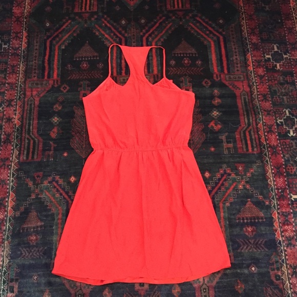 Red Parker silk dress with ruffles size M - Picture 4 of 4
