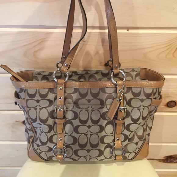 Coach handbag w/silver hardware & patent straps