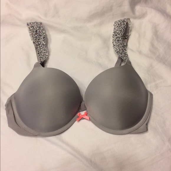 NEW Victoria secret push up bra bundle!!
