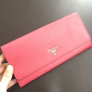 Authentic Prada wallet!