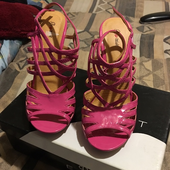 Heels - Picture 2 of 2