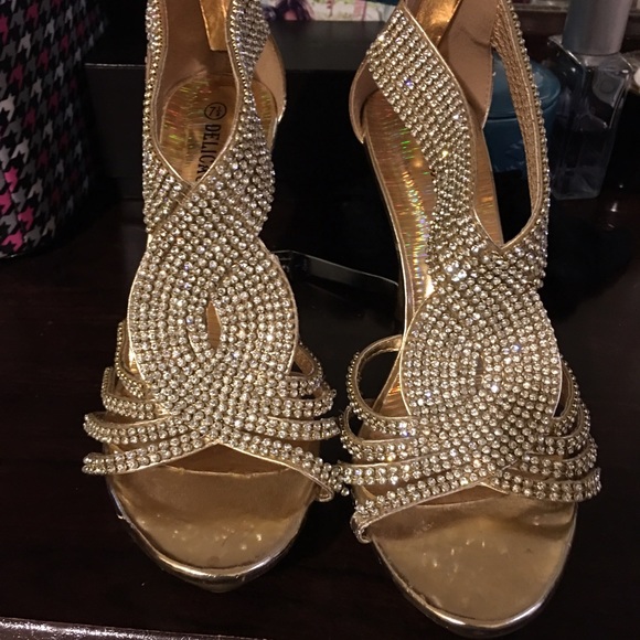 Heels - Picture 2 of 3