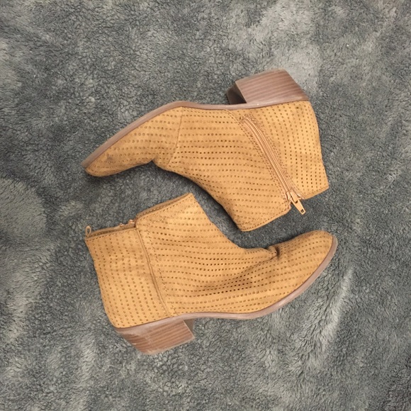 Old Navy heeled booties