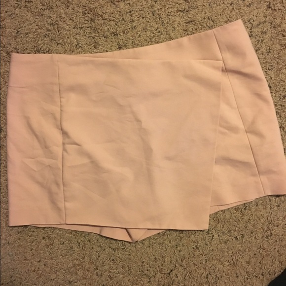 Asymmetrical skort from express!