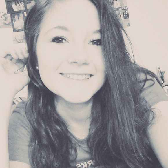 Meet your Posher, Emily - Picture 1 of 1