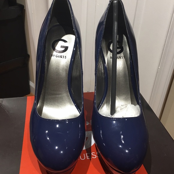 🚫SOLD🚫 Guess navy pumps
