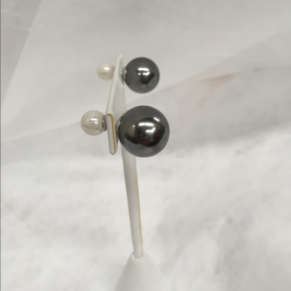 Pearl earrings Faux - Picture 1 of 2