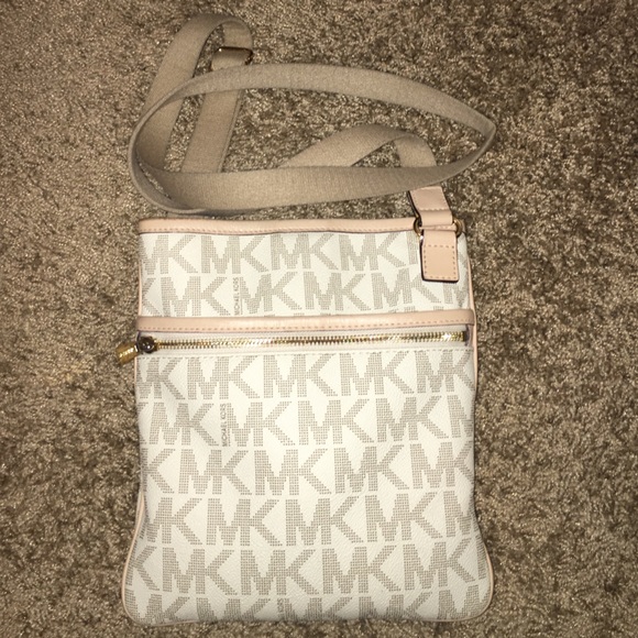 Michael Kors Crossbody.