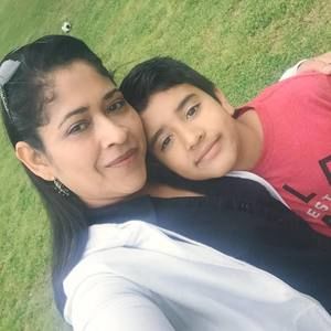 Meet your Posher, Kenia