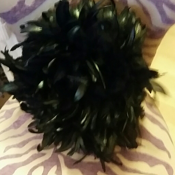 Costume jewelry couture - Picture 2 of 3