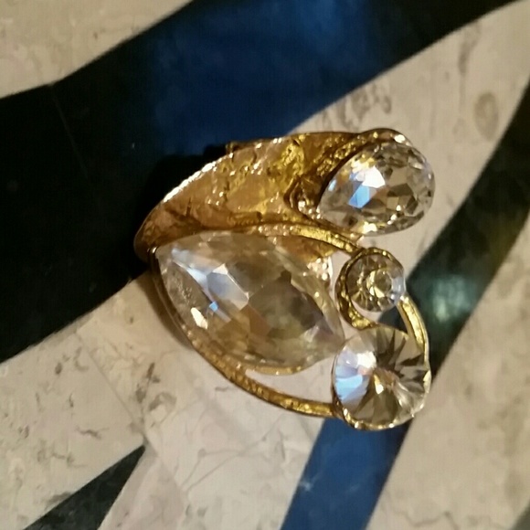 Costume jewelry couture - Picture 3 of 3