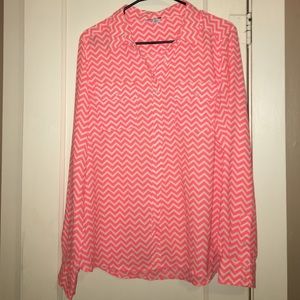 🚫SOLD🚫 Coral/white chevron American Eagle top