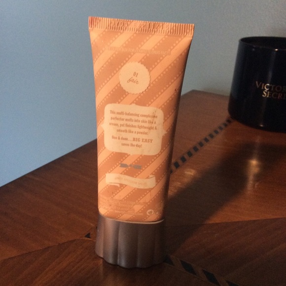 Benefit Big Easy BB Cream - Picture 2 of 2