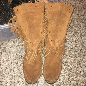 Minnetonka fringe boots!