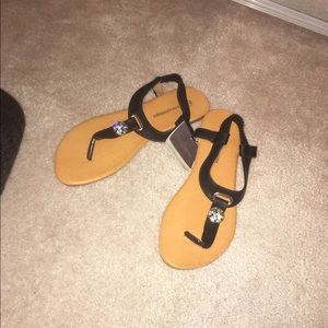 NWT Gingersnap sandals