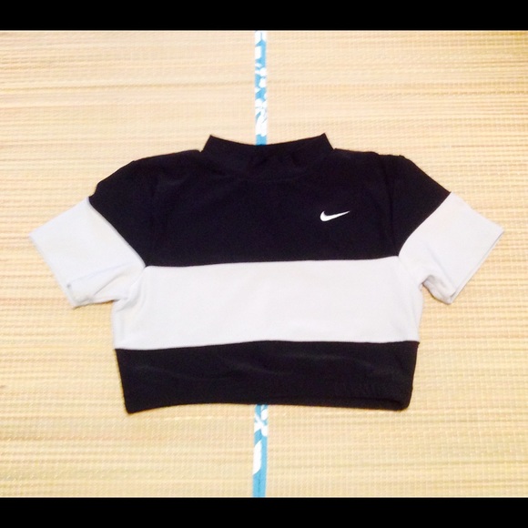Nike Tops - 🌟Nike Dri FIT Cropped Top Nike Tops - 🌟Nike Dri FIT Cropped Top