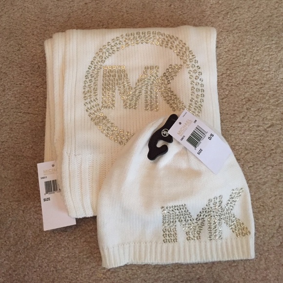 MICHAEL Michael Kors Accessories - Brand new matching Mk hat and scarf!