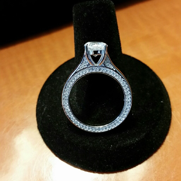 2.00 Ct CZ Engagement Ring - Picture 3 of 4