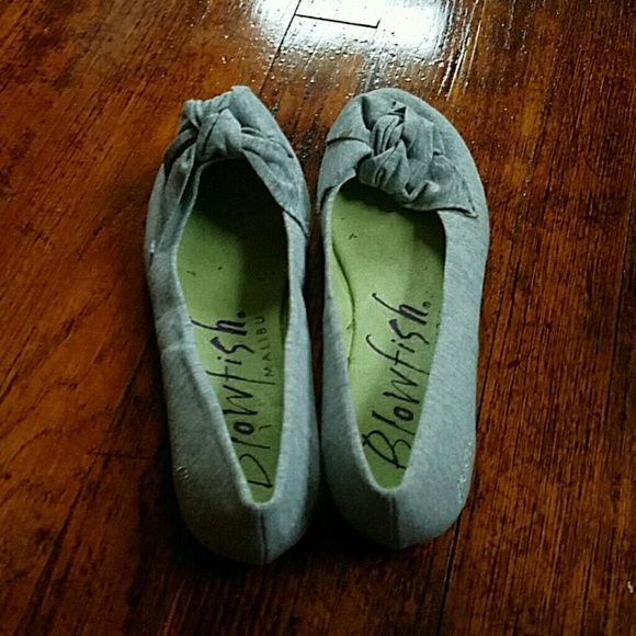 Gray knotted flats