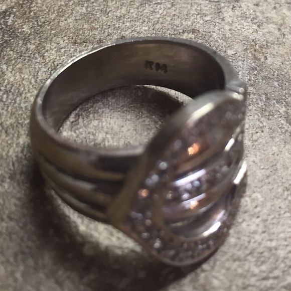 🌸 14K Vintage Diamond Buckle Wide Band Ring - Picture 4 of 4