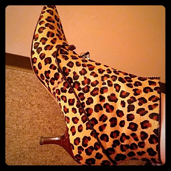 Michael Kors  booties *Flash Sale*