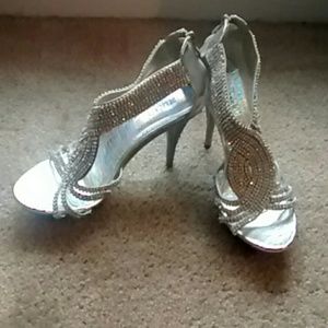 Silver sparkling 3-3.5" heels