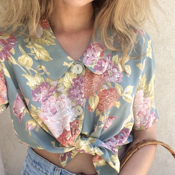 🚫SOLD: Turqoise Floral Button Up 🚫 - Picture 3 of 4