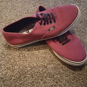 Maroon women's van shoe
