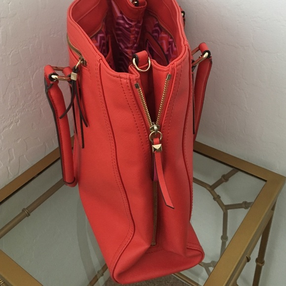 Stella and Dot Purse - Picture 2 of 4