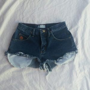 🌵🌹Vintage high-waisted cut-offs